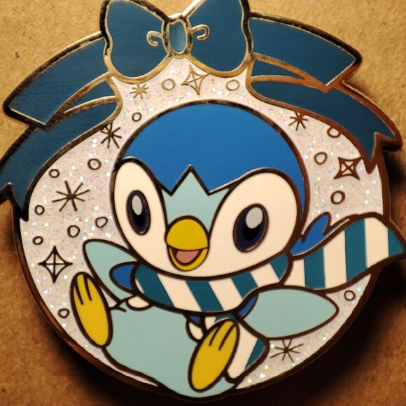 Pokemon TCG Piplup Snowy Holiday Enamel Pin Official Nintendo Lapel Badge - Picture 1 of 3